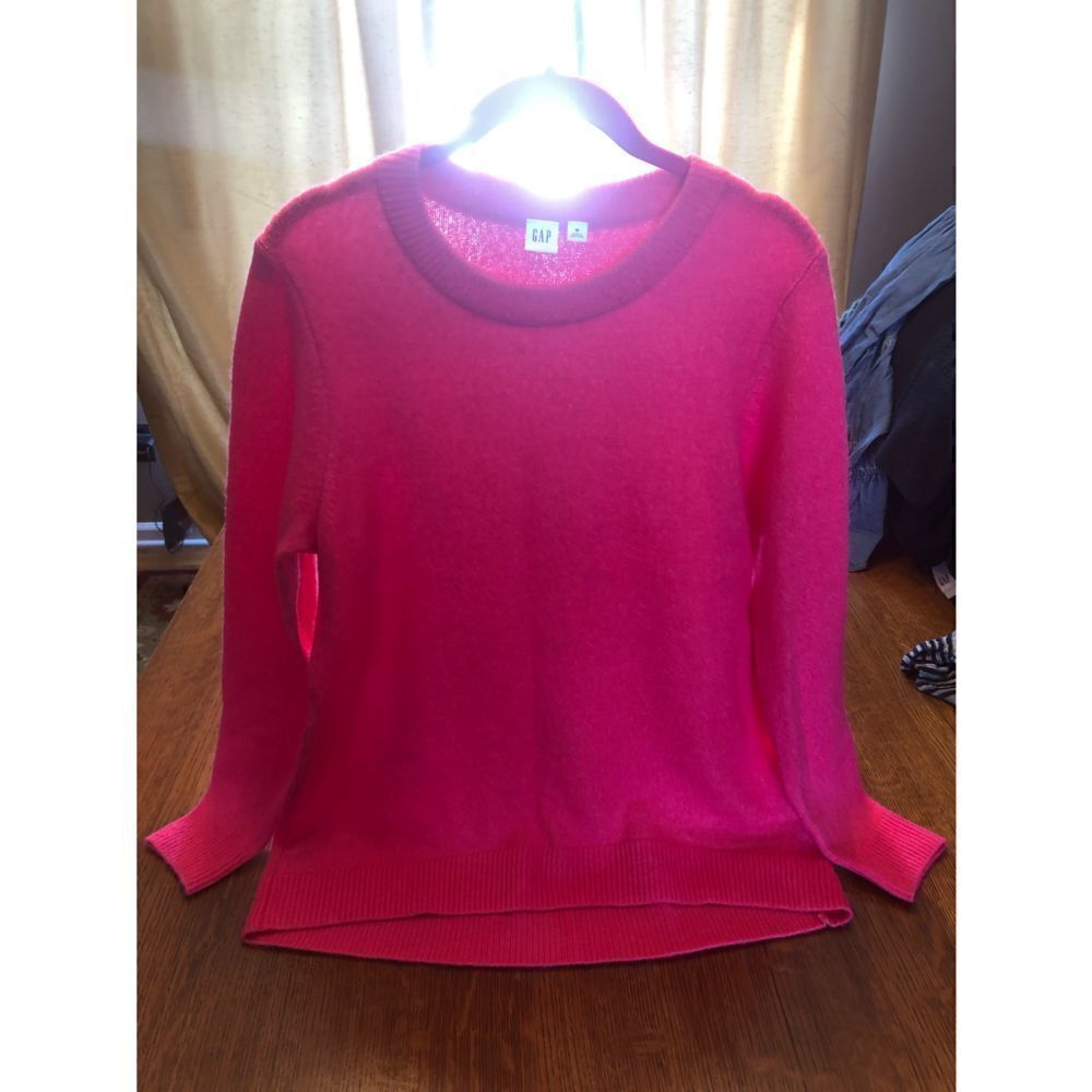 *NWOT* GAP Hot Pink Sweater Size Large